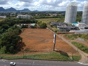 Land for sale in Trianon.