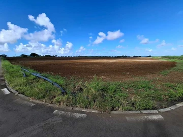 Industrial land of 59092 m² with sea and mountain views.