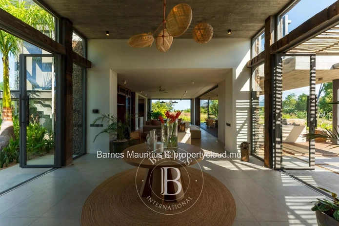 Anahita Resort - Exceptional Architect-Designed Villa Overlooking The Golf Course
