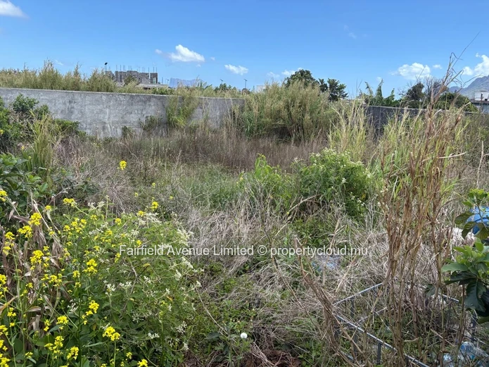 Terrain résidentiel de 227 m² à vendre à L'Avenir