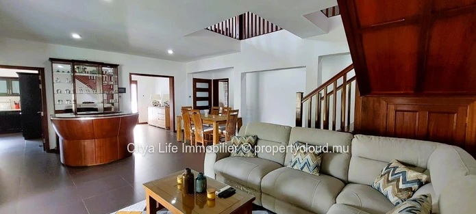 Élégante Maison de 3 Chambres à Vendre dans une residence privée et calme à Tamarin.