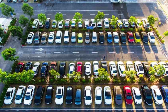 55 places de parking idéalement situés