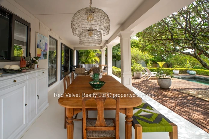 Villa de luxe 4 chambres avec piscine sur 1 332 m² de terrain – Mont Piton, Mapou | Rs 29M