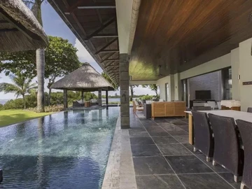 5 Bedroom Villa