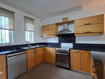 6 Bedroom Townhouse, Duplex