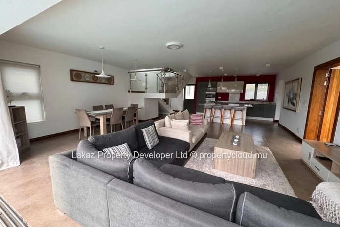 Modern villa in a residence for rent