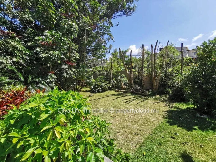 Luxurious Furnished House with Private Pool in Floréal - 560m² Living Area - Rs 120,000 rent