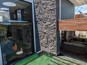 5 Bedroom Villa