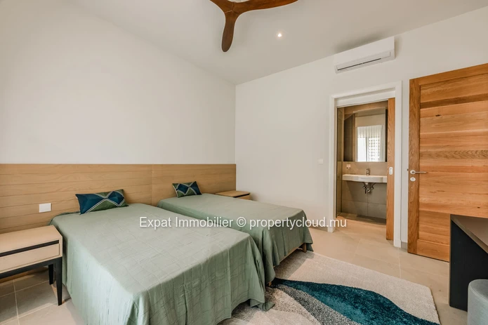 Prestigious 4-Bedroom Apartment With Panoramic Mountain Views – Bellevue Living