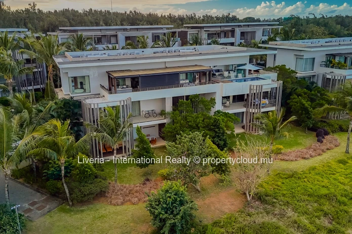 Penthouse for sale in Golf estate