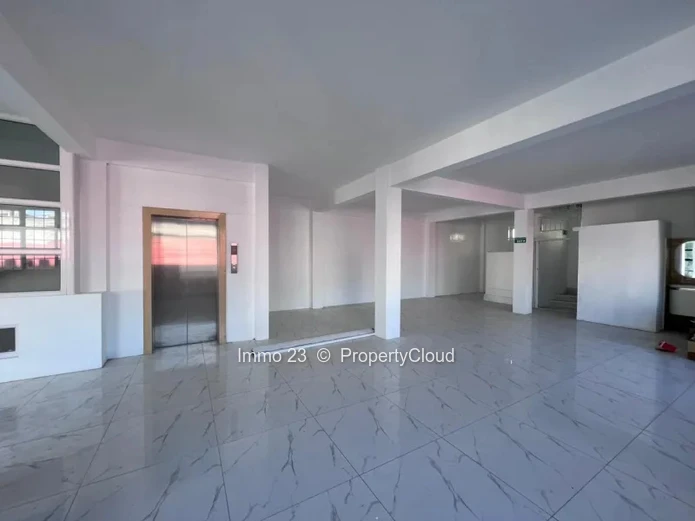 Office - 200m2 - Rose Hill - Ref. BU77912LO