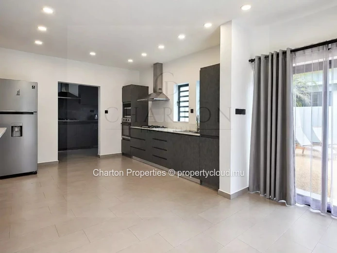 4-bedroom villa with private pool, near the beaches of Grand Baie
