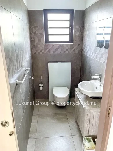 Villa In Secure Estate 3Bed