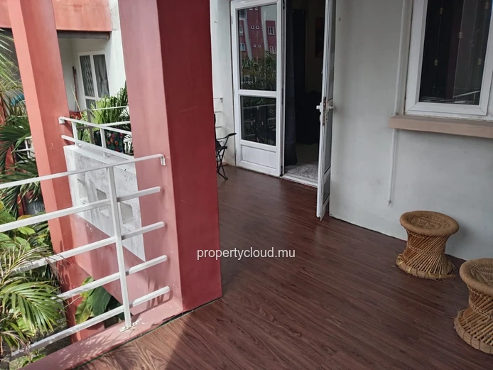 À LOUER – Appartement rénové avec piscine commune - Pereybère
