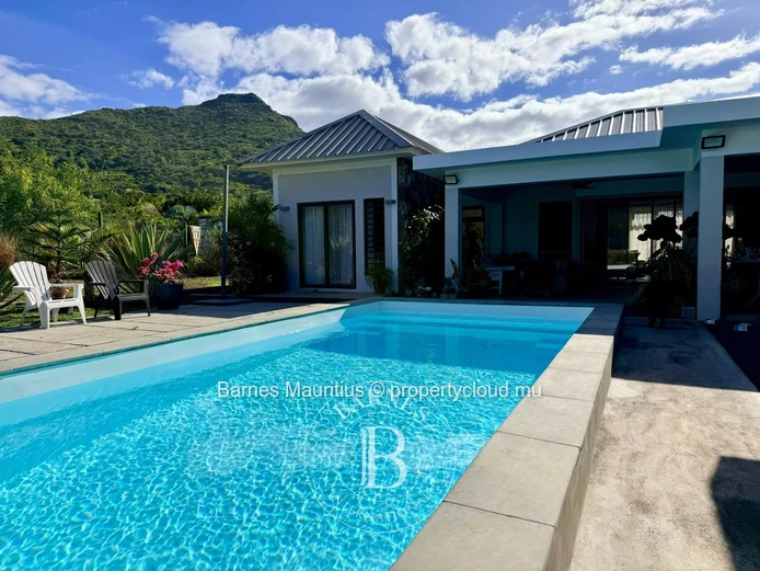 TAMARIN - Beautiful Family Villa - 3 Bedrooms
