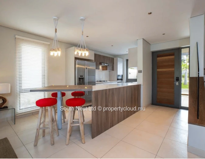 3-bed semi-detached villa in an exceptional prestigious estate. 