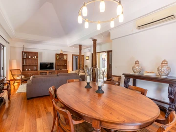 5 Bedroom Villa
