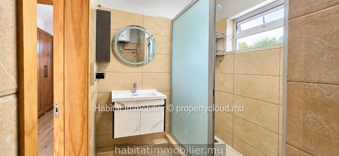 A louer : Appartement meublé et équipé de 69 m² à Ebène