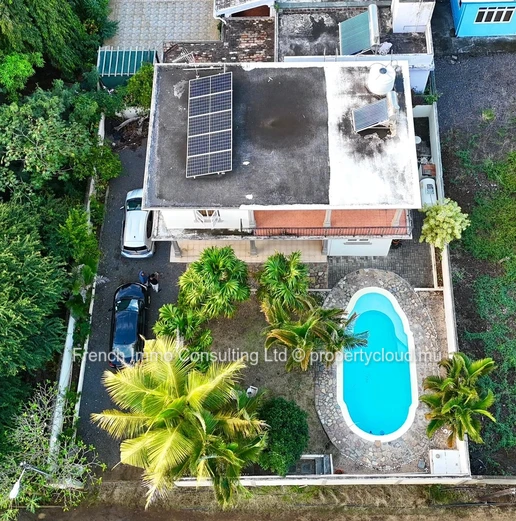Villa 3 chambres , jardin et piscine, animaux acceptes, Calodyne