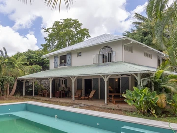 5 Bedroom Villa