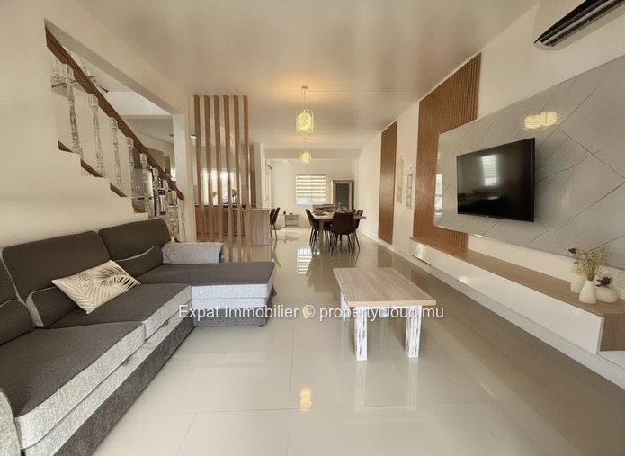 Fully Renovated 3-Bedroom Triplex In A Residence With Swimming Pools – Grand Baie