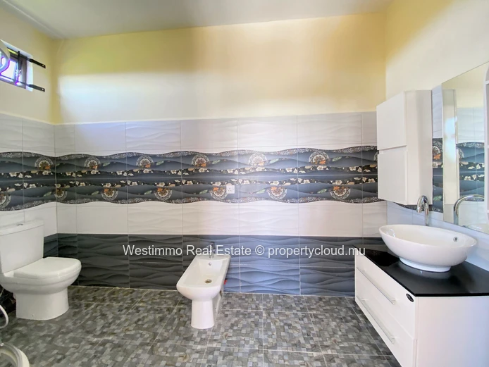 Family home with swimming pool for long-term rent in Grand Gaube, Mauritius