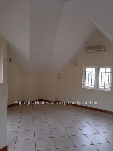 Quatre Bornes, Office Space for Rent 