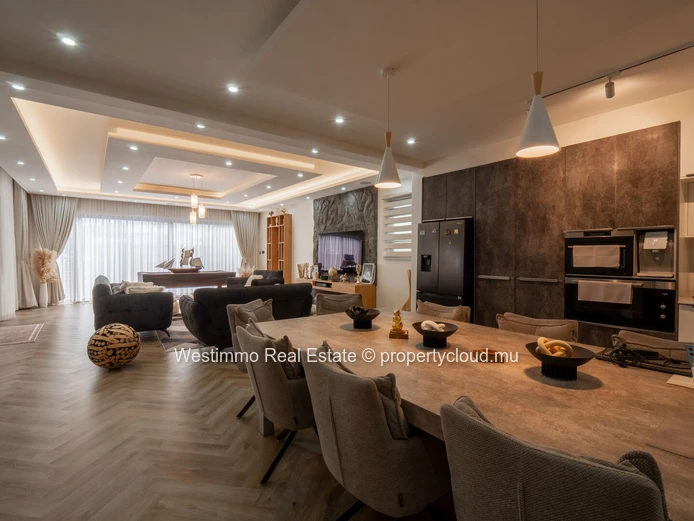 Villa d'exception de 433 m² à vendre à Beau Vallon, proche de Blue Bay