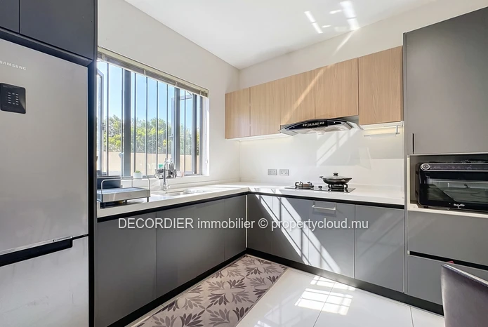 À Louer – Bel Appartement À Roches Brunes