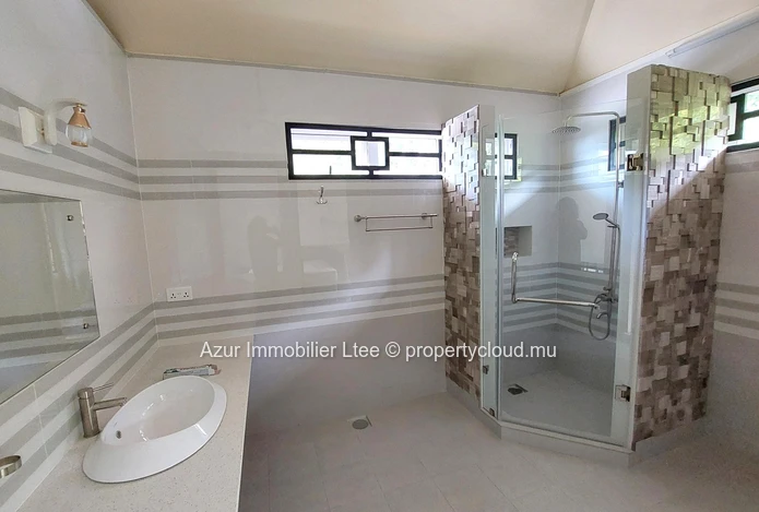 CANDOS: Maison luxueuse de 4 chambres