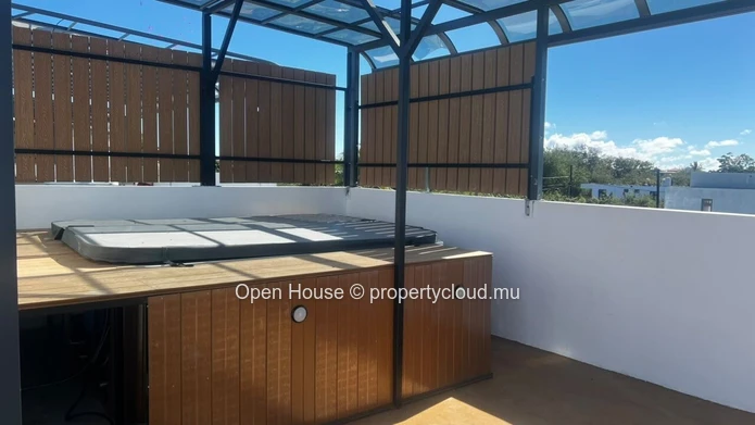 Villa à vendre à Grand Baie avec jardin privatif