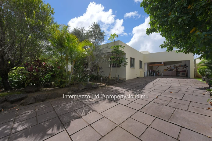 Title tag Villa for sale Mont Mascal – Private 6-villa residence | Intermezzo