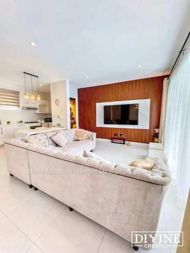 Luxury House for Rent at Sodnac