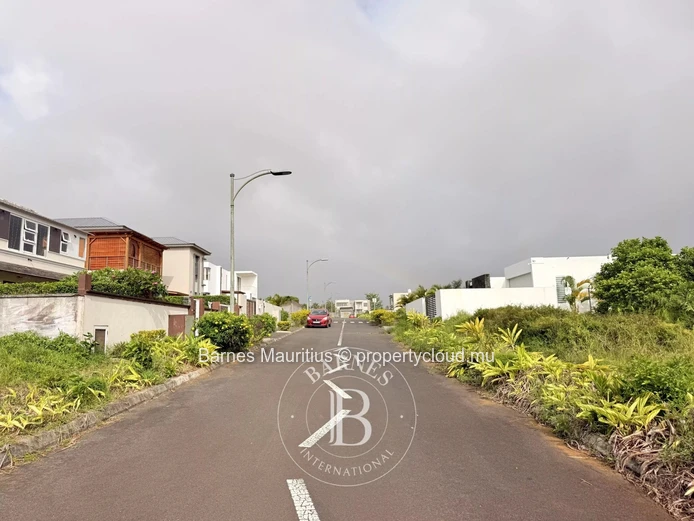 HIGHLANDS - Beau terrain à vendre - 627 m² (165 toises)