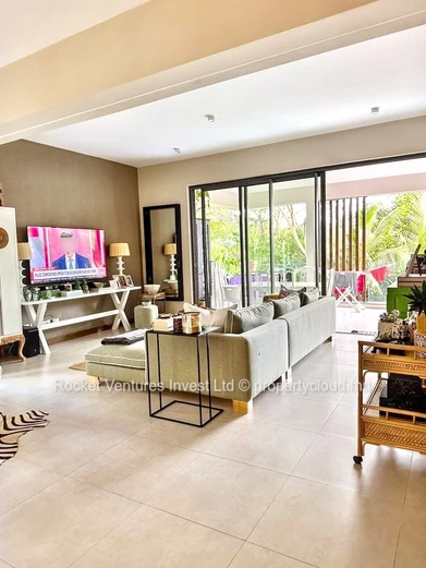 À Vendre : Appartement/Penthouse 2 Chambres – Le Savoy, Pointe aux Canonniers
