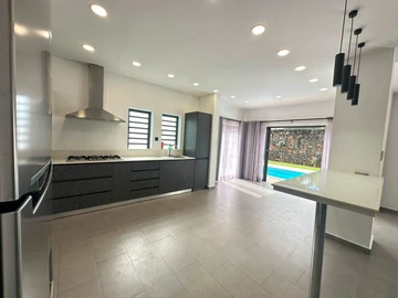 4 Bedroom Villa