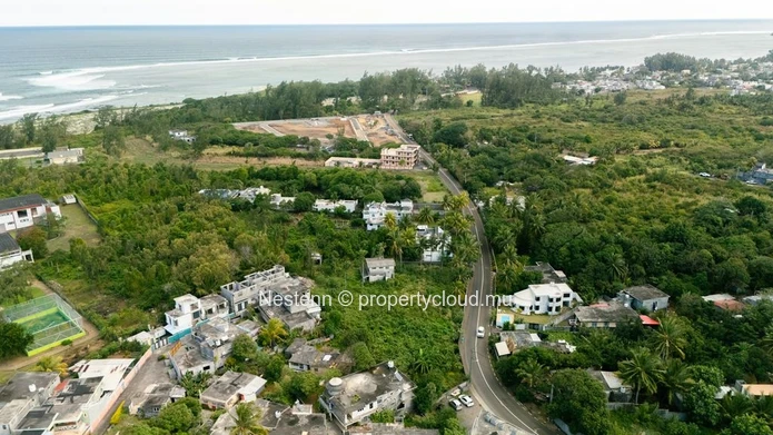 Terrain spacieux de 3723 m² à Riambel