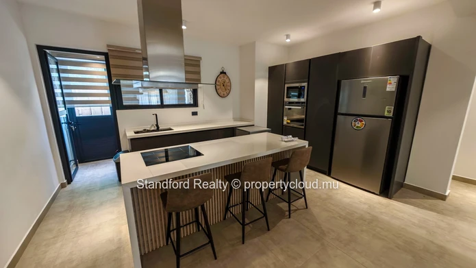 Appartement Moderne de 3 Chambres avec Jacuzzi et Terrasse – Tamarin, Ouest
