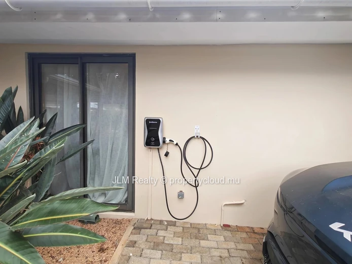 For Rent: Contemporary 4-Bedroom Villa with Private Pool and Jacuzzi, Cascavelle, Mauritius