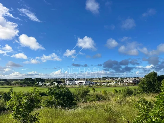 Rare Opportunity – Contemporary 3 En-Suite Bedroom Villa in the Heart of Mont Choisy Golf Estate