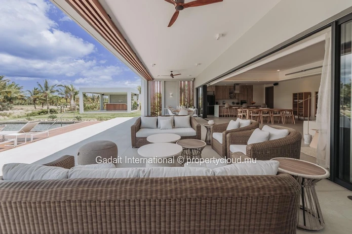 Villa de luxe à vendre à Mont Choisy Golf Estate, Île Maurice. Plus de 1 000 m² habitables, 6 chambres en suite, mais...