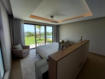 5 Bedroom Villa