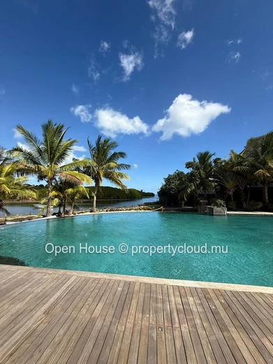 2-Bedroom Penthouse with Pool to Rent in Black River