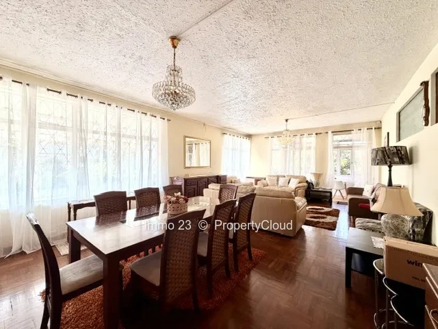 Houses / Villas - 10 bedrooms - Quatre Bornes