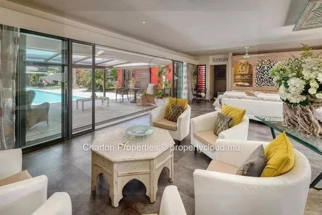 Villa contemporaine de 3 chambres en suite avec bureau et studio indépendant au cœur de Grand Baie