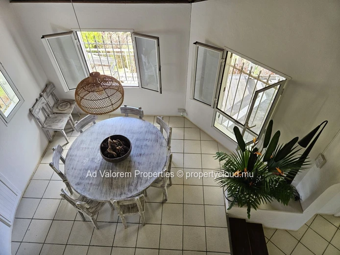 Maison contemporaine en toute propriété - 180 m², 3 chambres, 2 salles de bain | Moka
