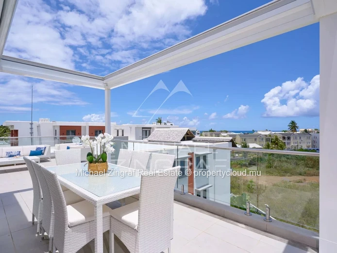 3-Bedroom Penthouse in a Modern Residence – Trou aux Biches