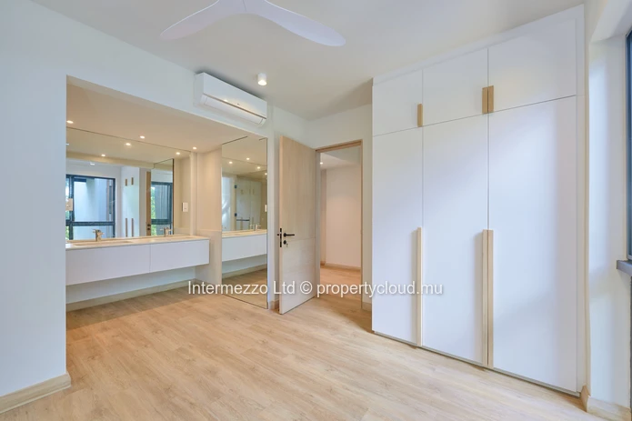 4-Bed duplex apartment Coin de Mire View | Iconic Architecture · 1.5M
