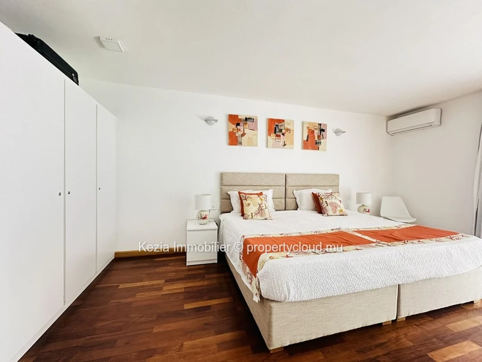 Contemporary apartment close to the beach