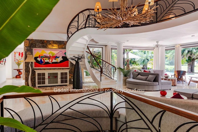 An exceptional frontline golf villa in the heart of the prestigious Anahita estate